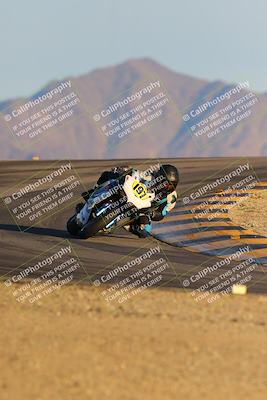 media/Dec-16-2023-CVMA (Sat) [[bb38a358a2]]/Race 13 Amateur Supersport Middleweight/